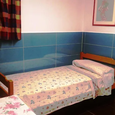 Coliving 87 Number 1 אכסניה